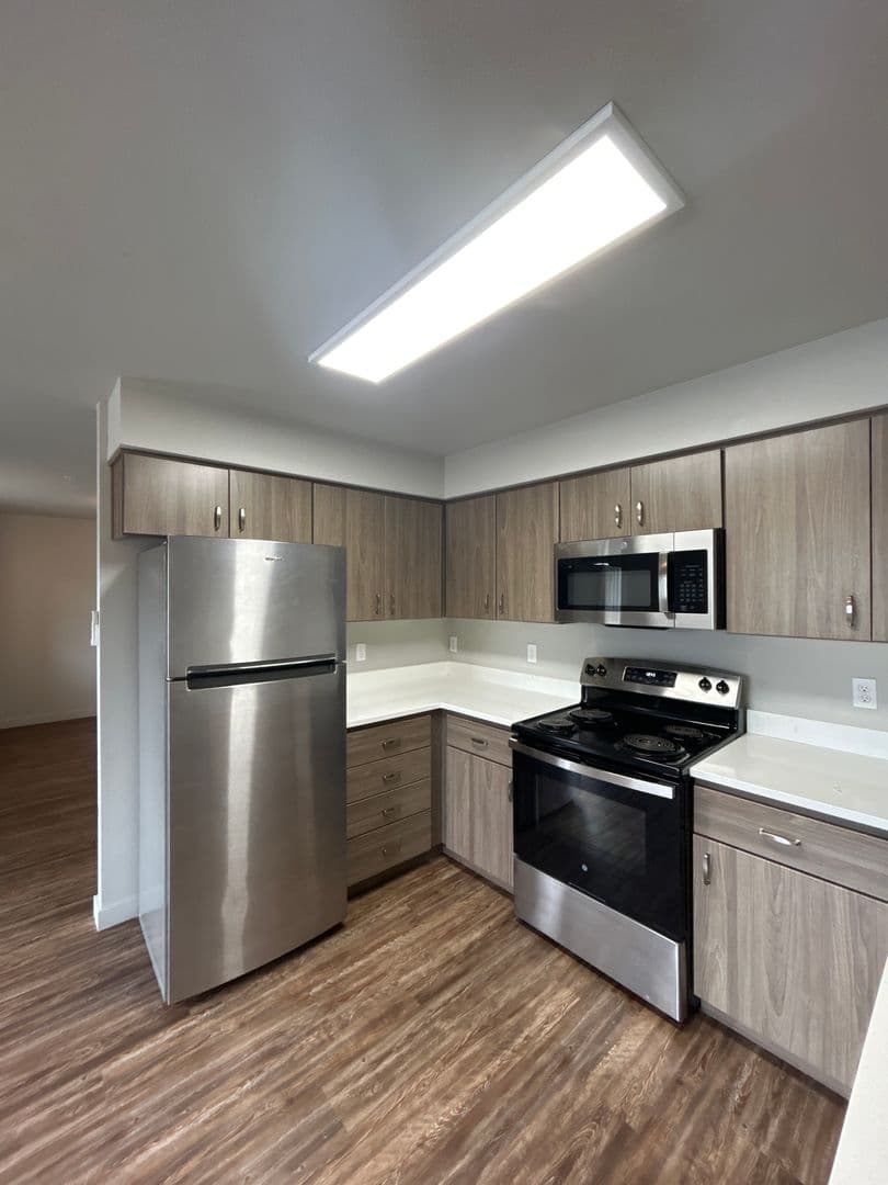 Longview Apartment: 236 30th Ave