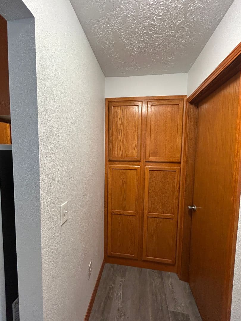 Longview Apartment: 1122 17th Ave