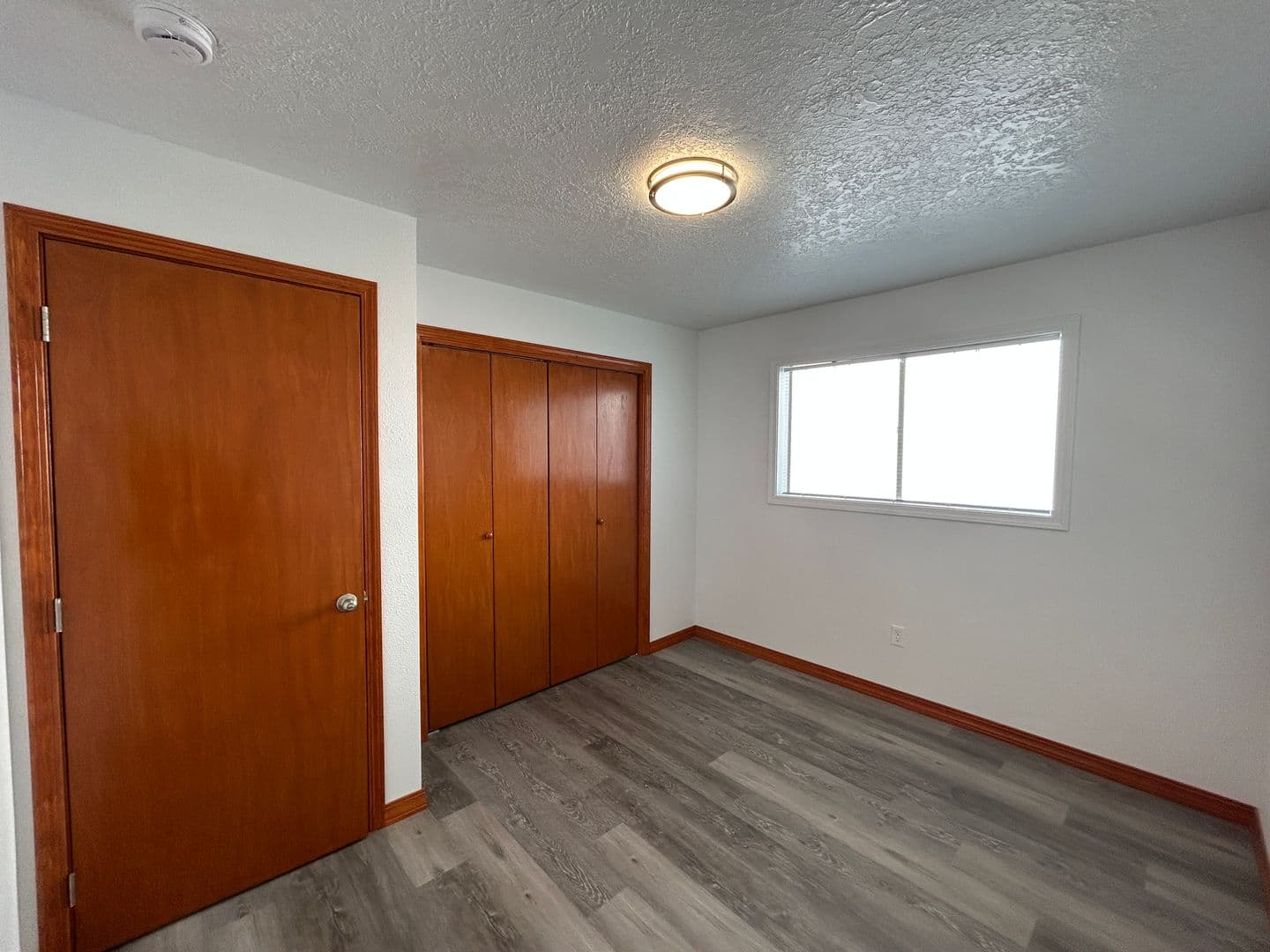 Longview Apartment: 1122 17th Ave