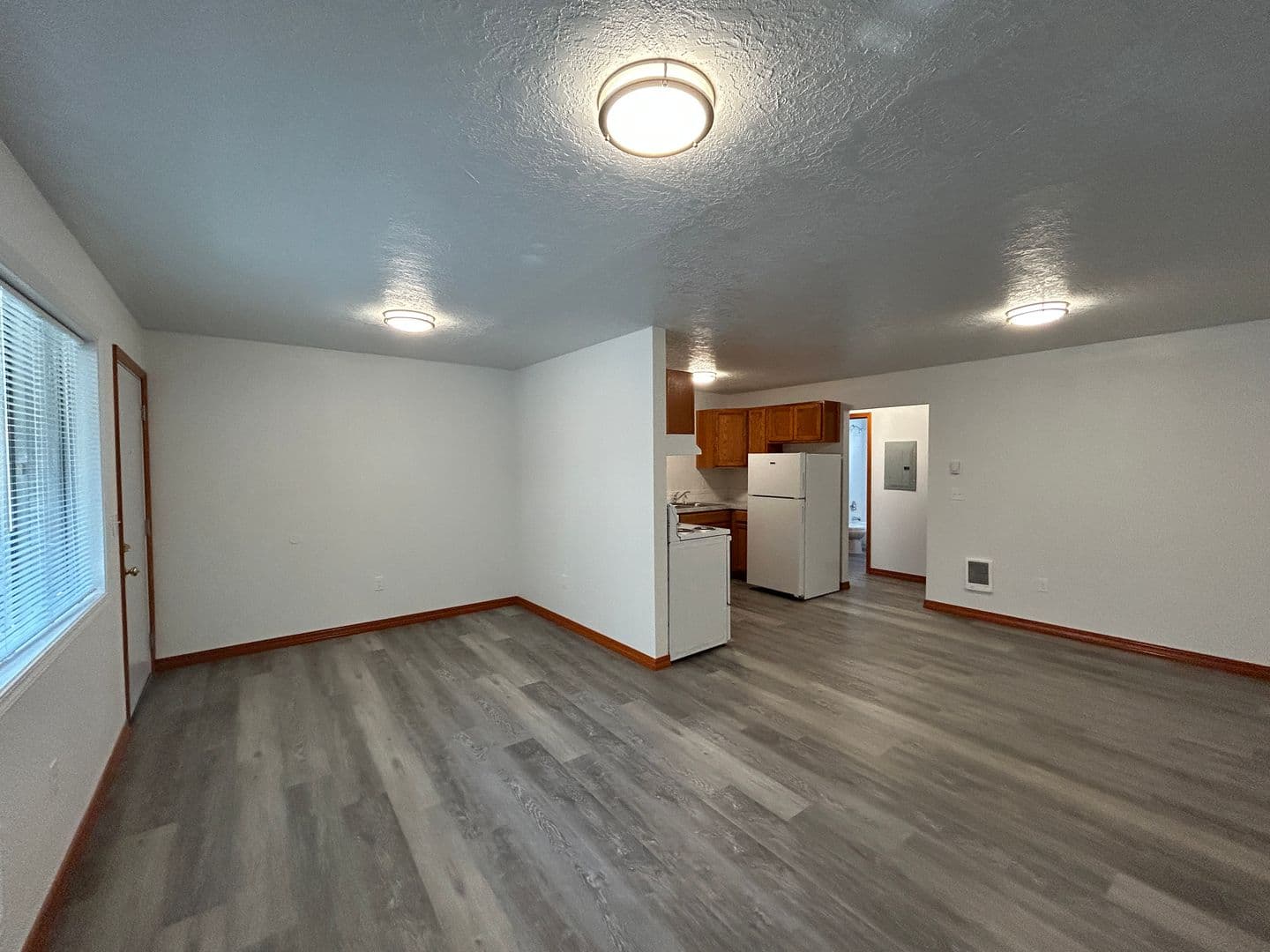 Longview Apartment: 1122 17th Ave