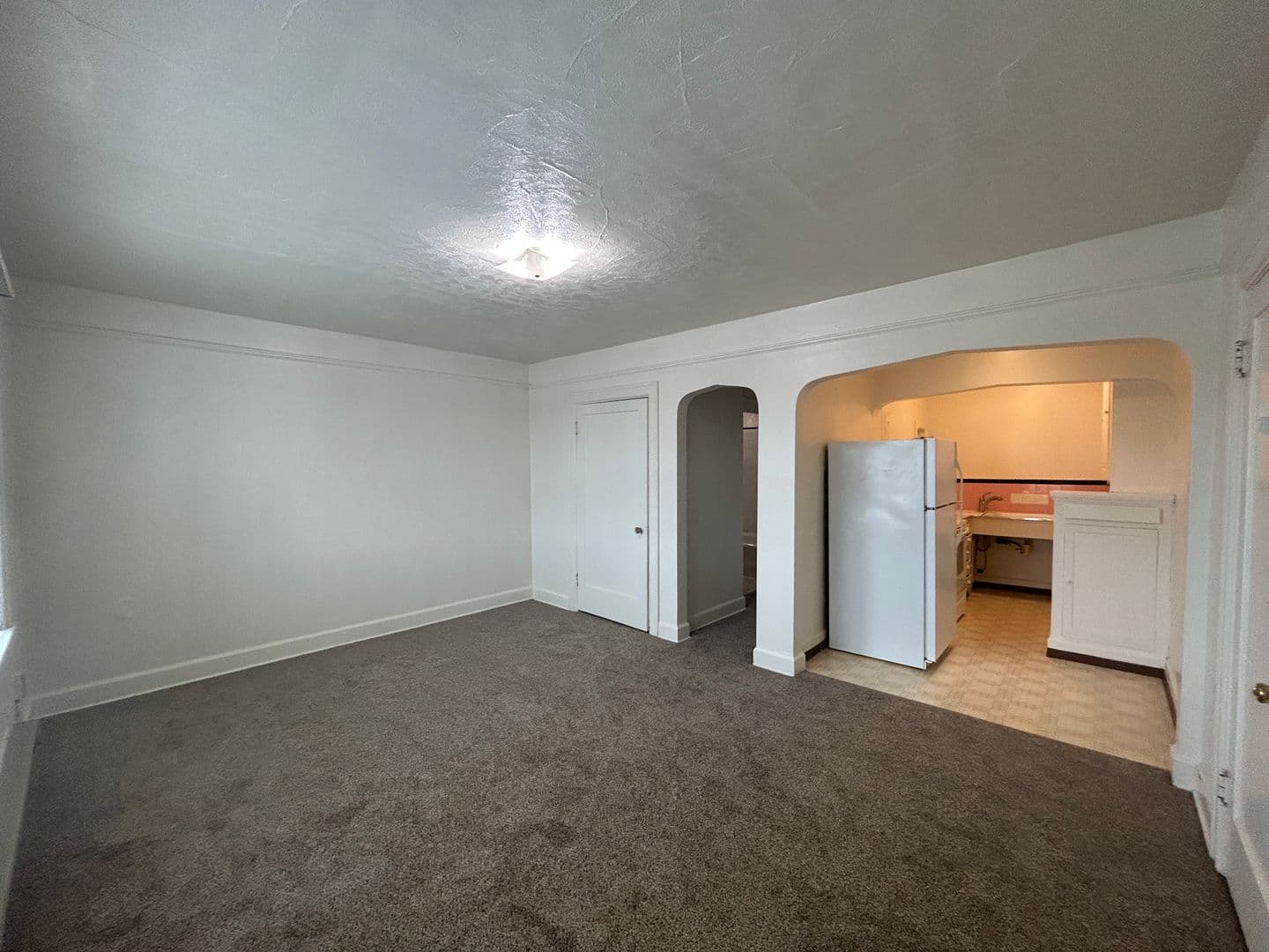 Longview Apartment: 1225 Commerce  Ave