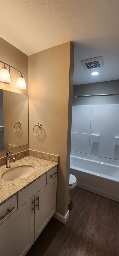 Longview Apartment: 111 Beacon Hill Dr