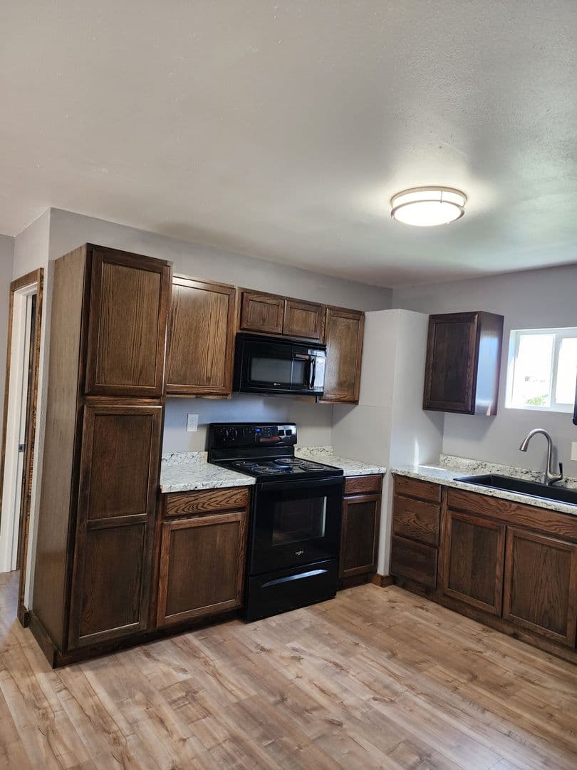 Longview House: 155 A2 Niblett Way