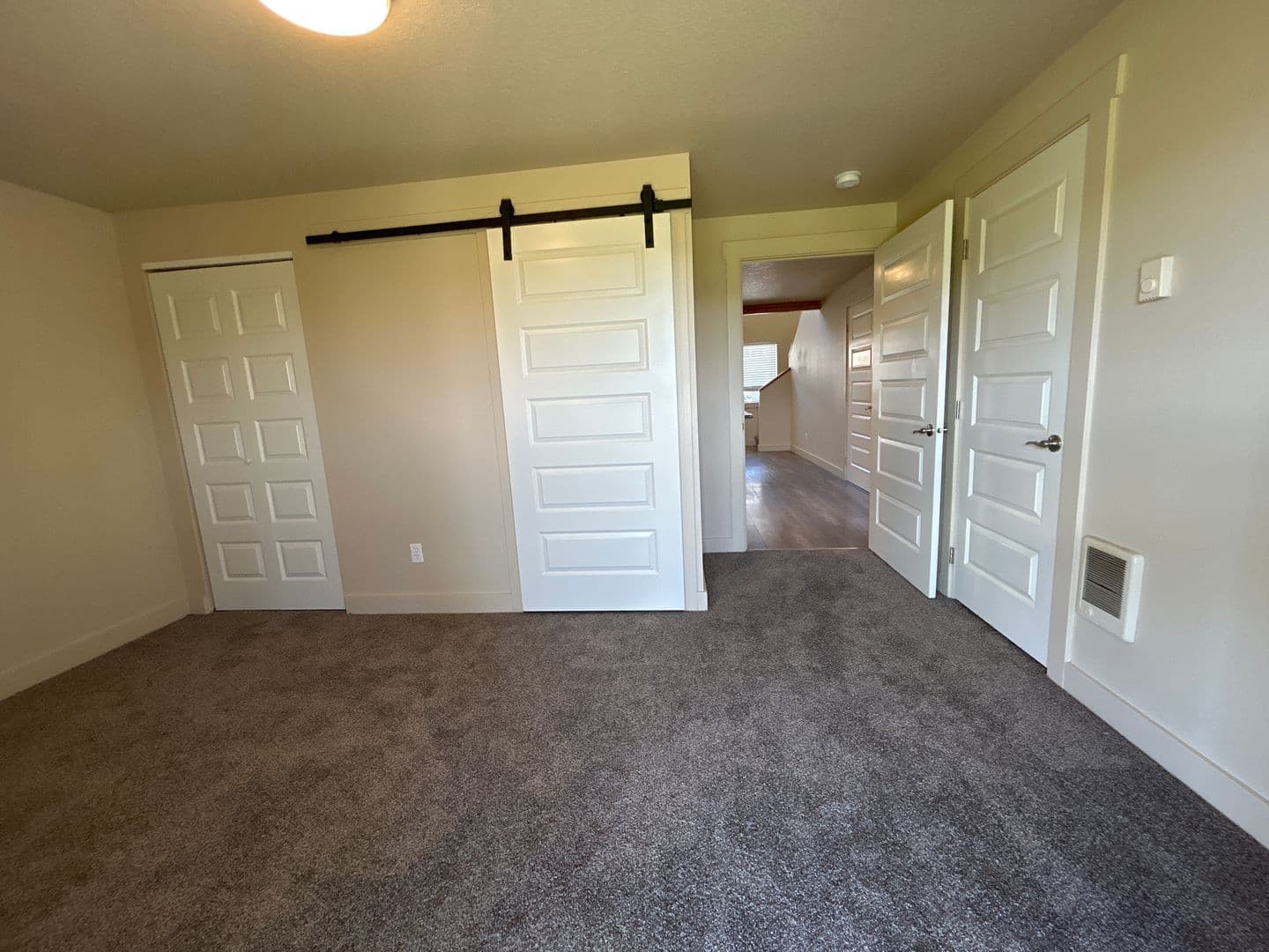 Longview Apartment: Westpointe Townhomes