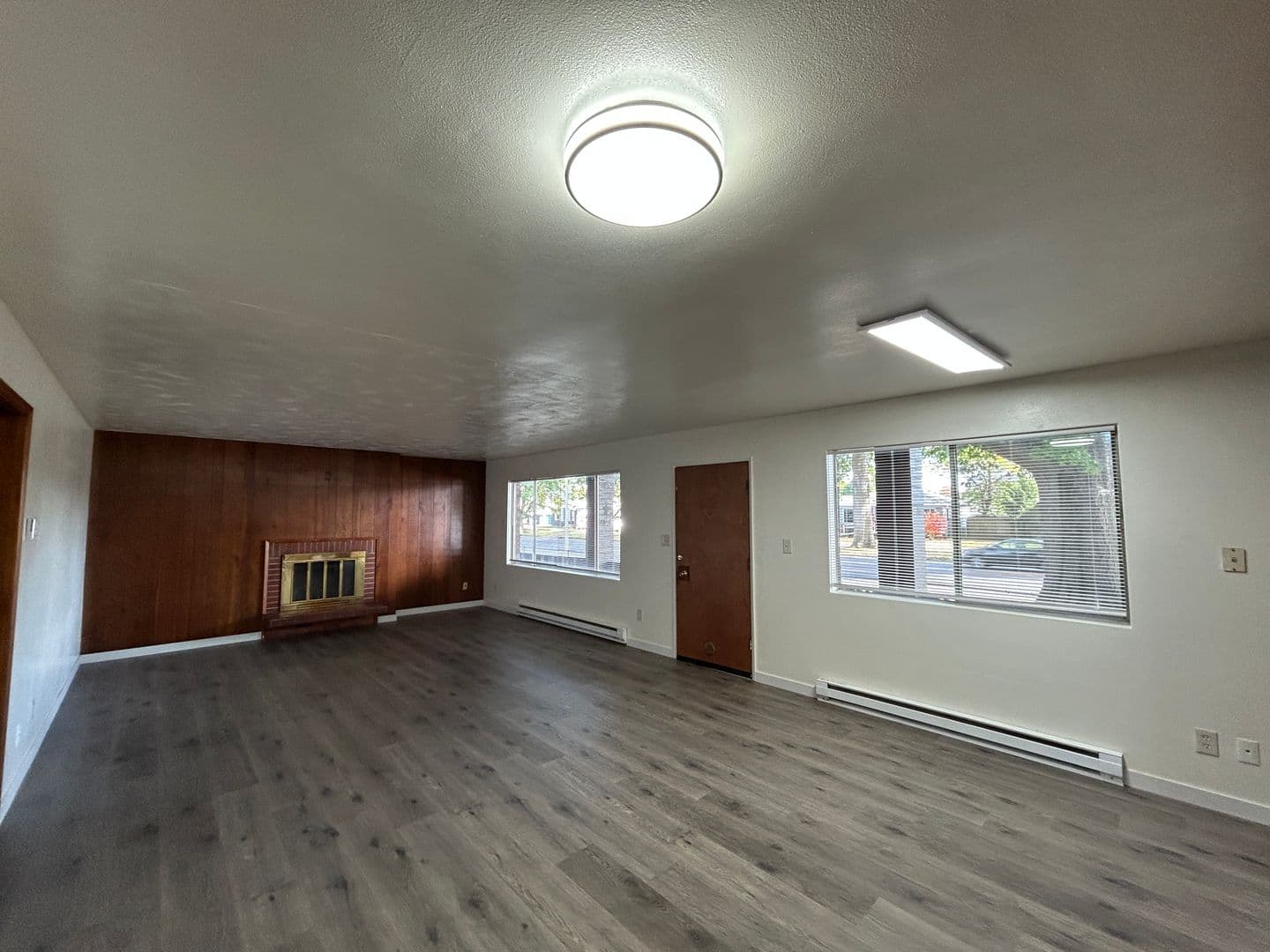 Longview Apartment: 1934 Washington Way