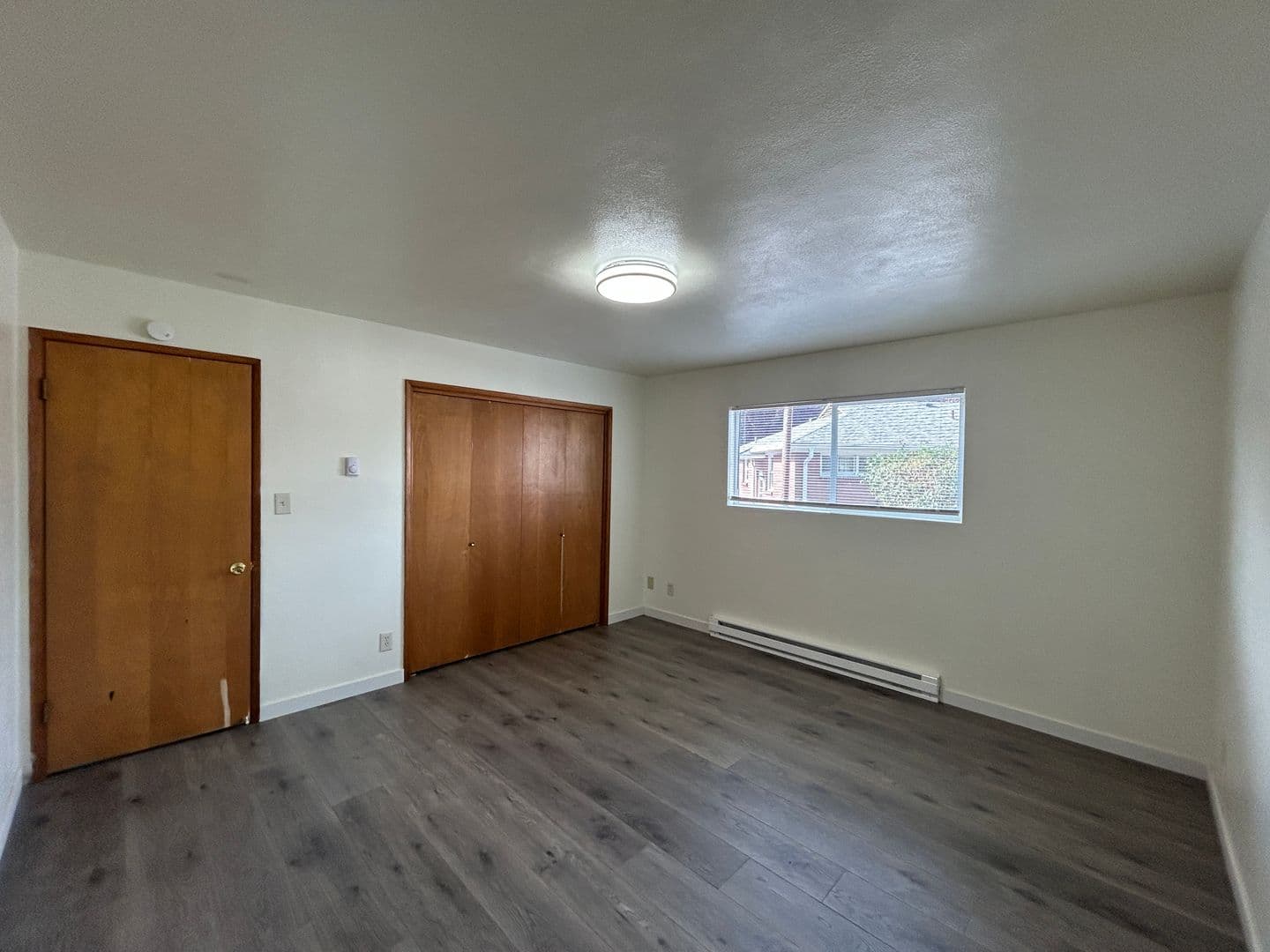 Longview Apartment: 1934 Washington Way
