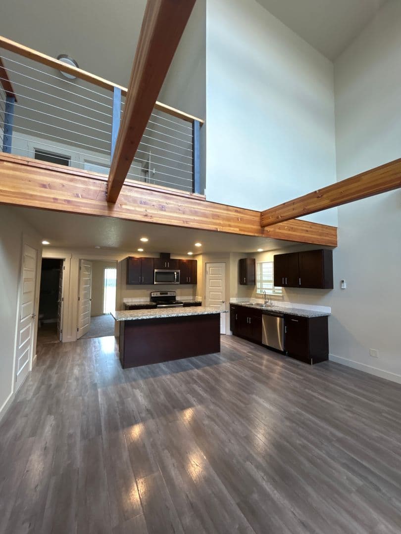 Longview Apartment: Westpointe Townhomes