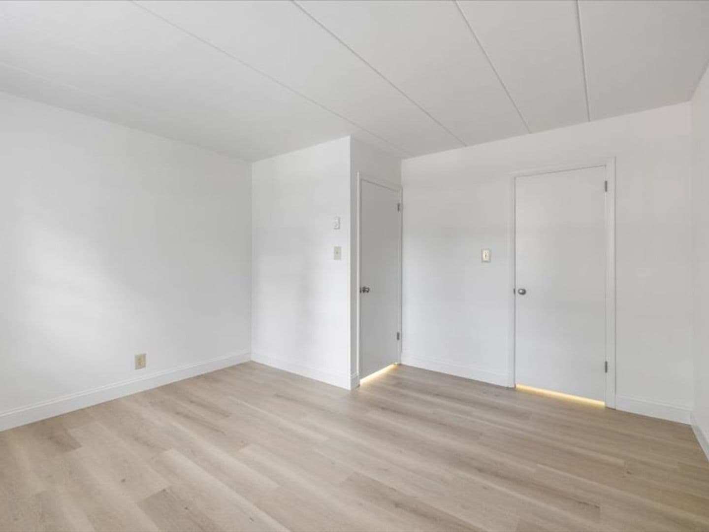 Hatfield Apartment: 2603 Elroy Road
