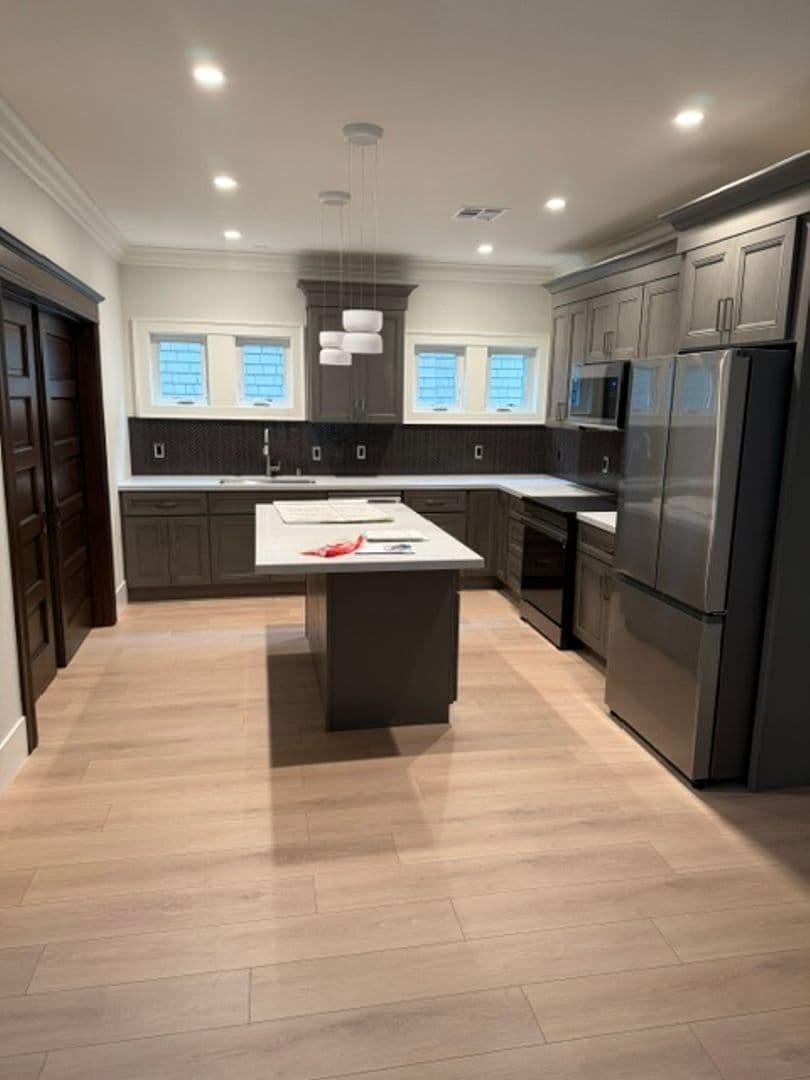 Oakland Apartment: 1038 Magnolia Street