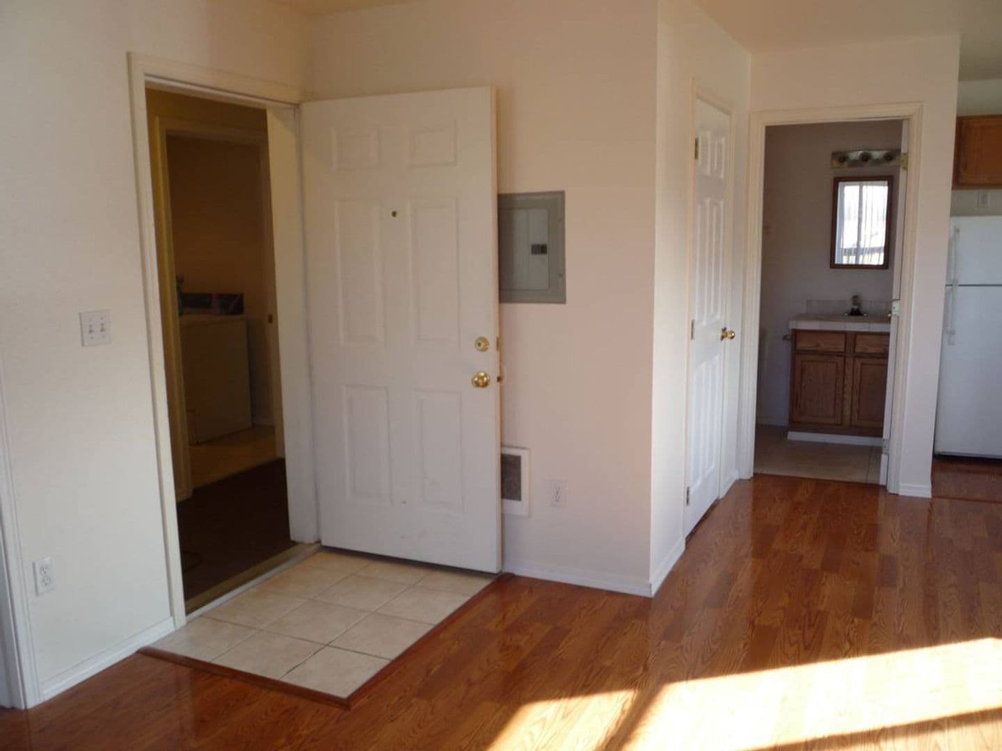 Ocean Shores Apartment: 811 Anchor Ave NW