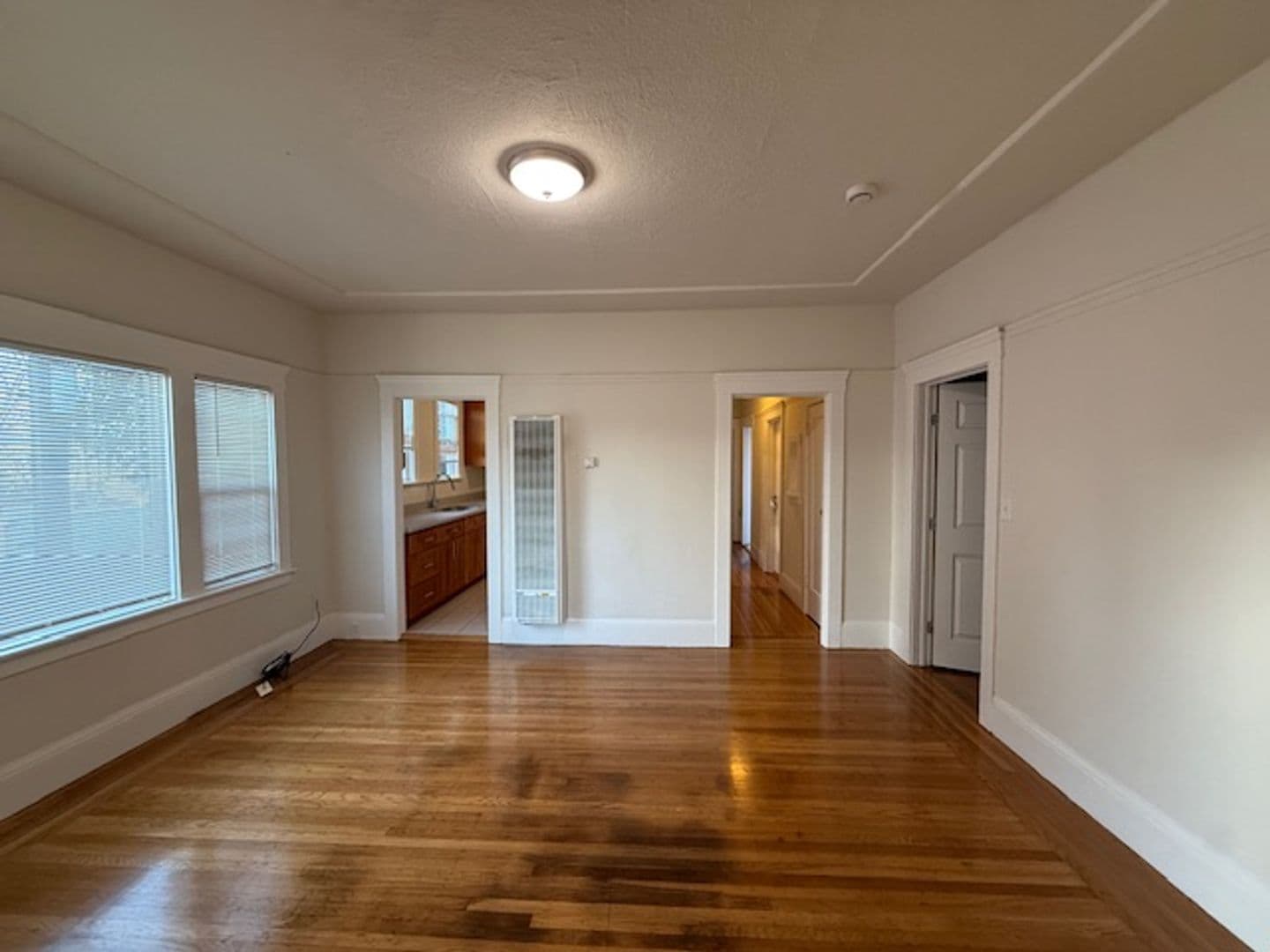 Richmond Apartment: 1401-1407  Bissell Ave