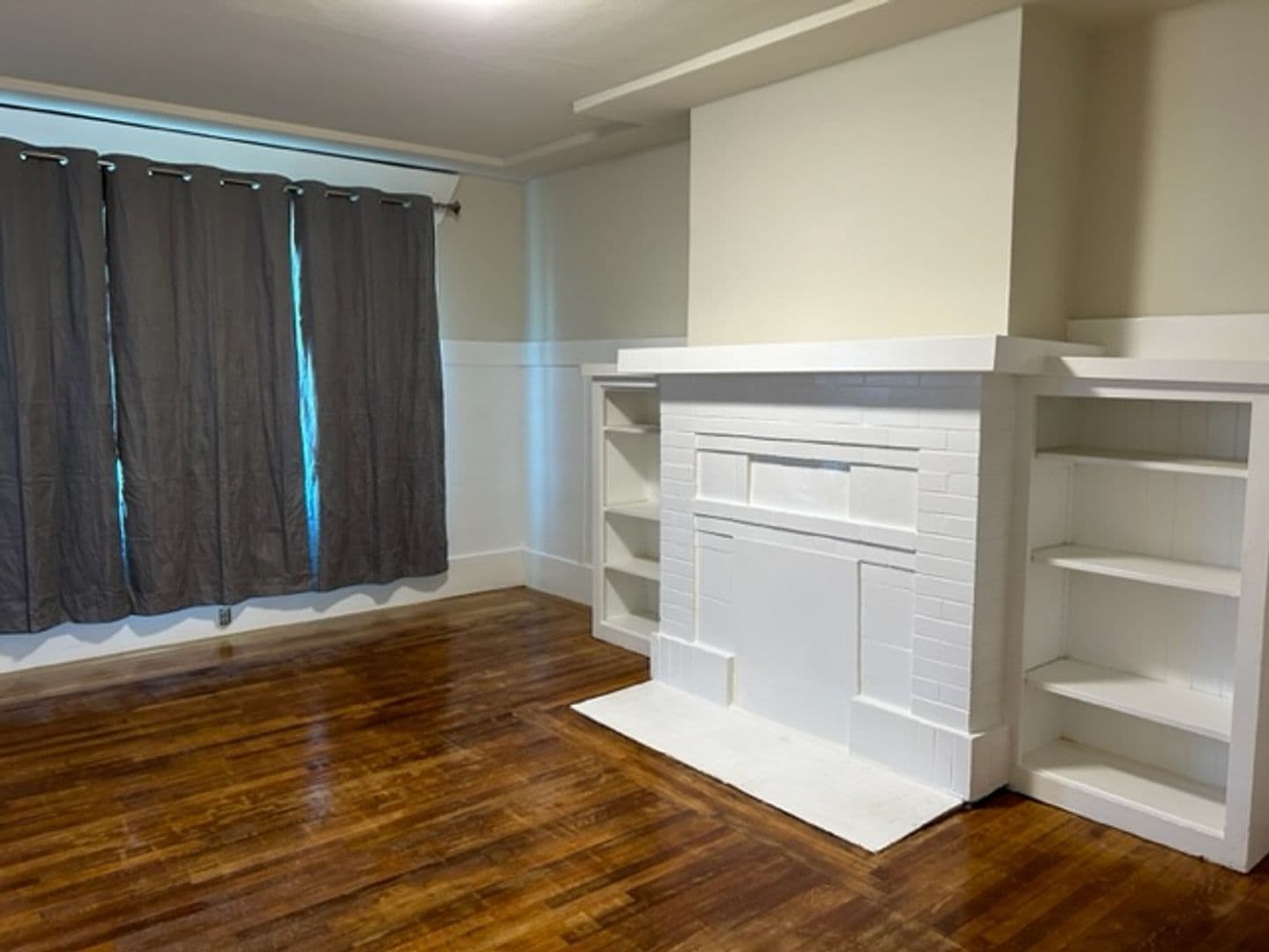Richmond Apartment: 324 43rd St.