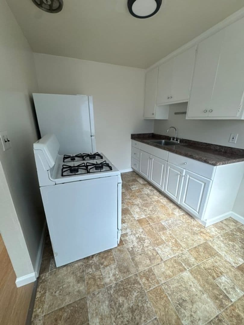 Berkeley Apartment: 1437 Ward Street