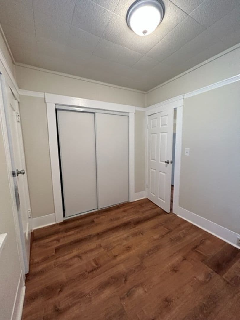 Richmond Apartment: 324 43rd St.