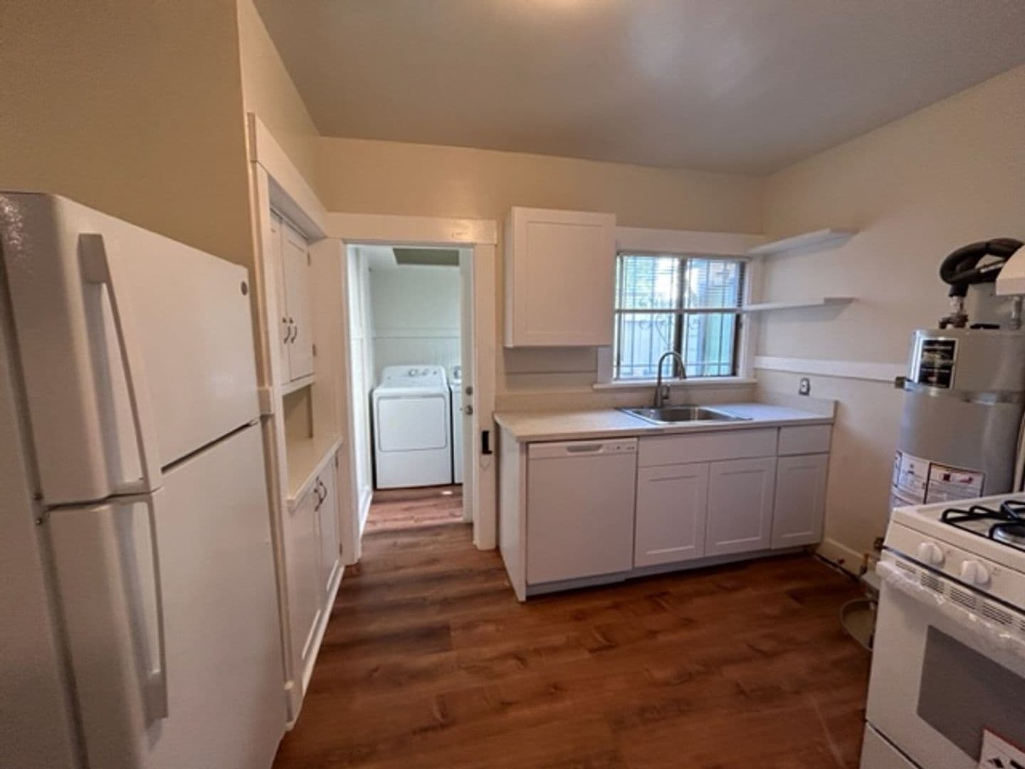 Richmond Apartment: 324 43rd St.