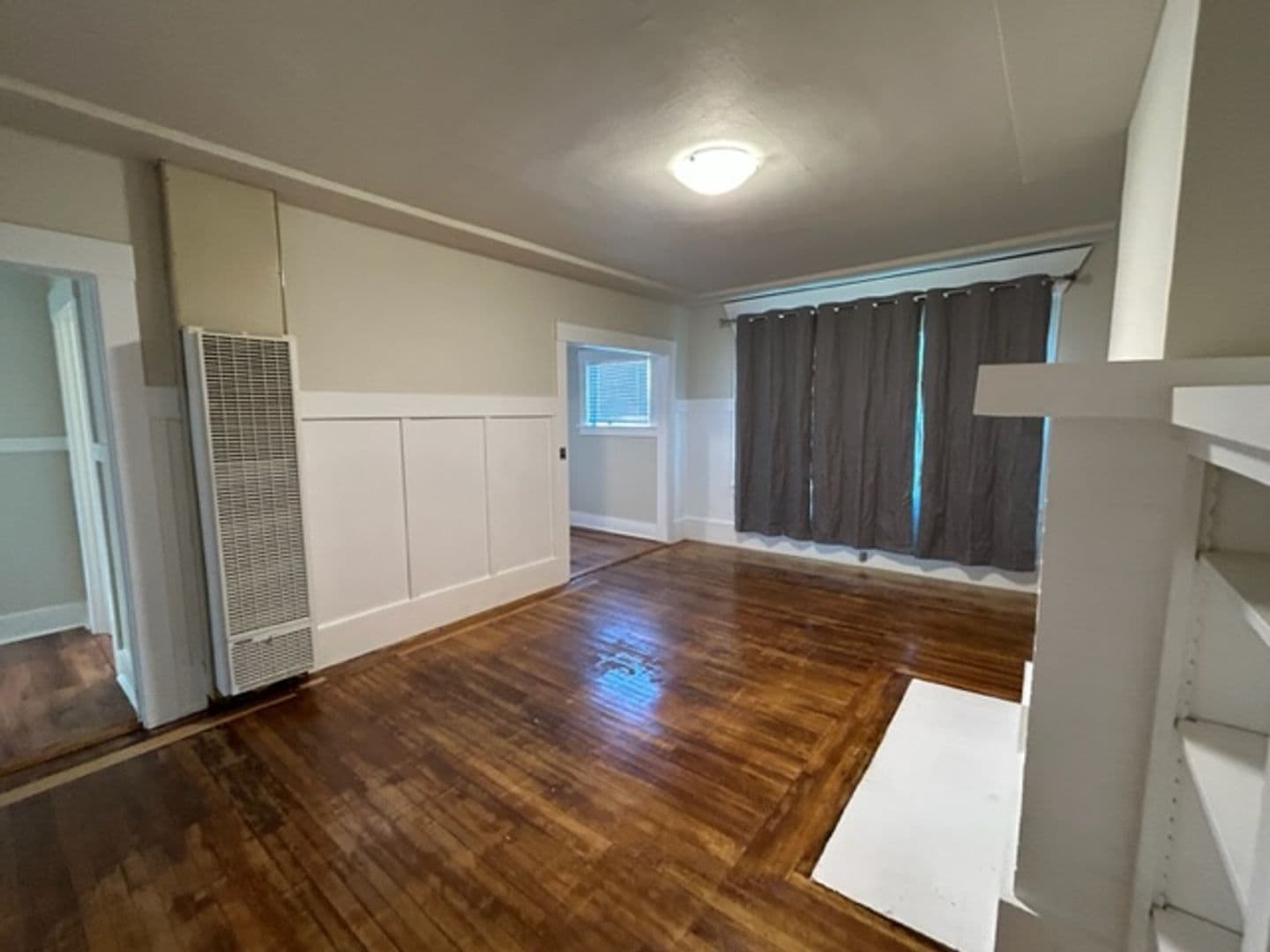 Richmond Apartment: 324 43rd St.