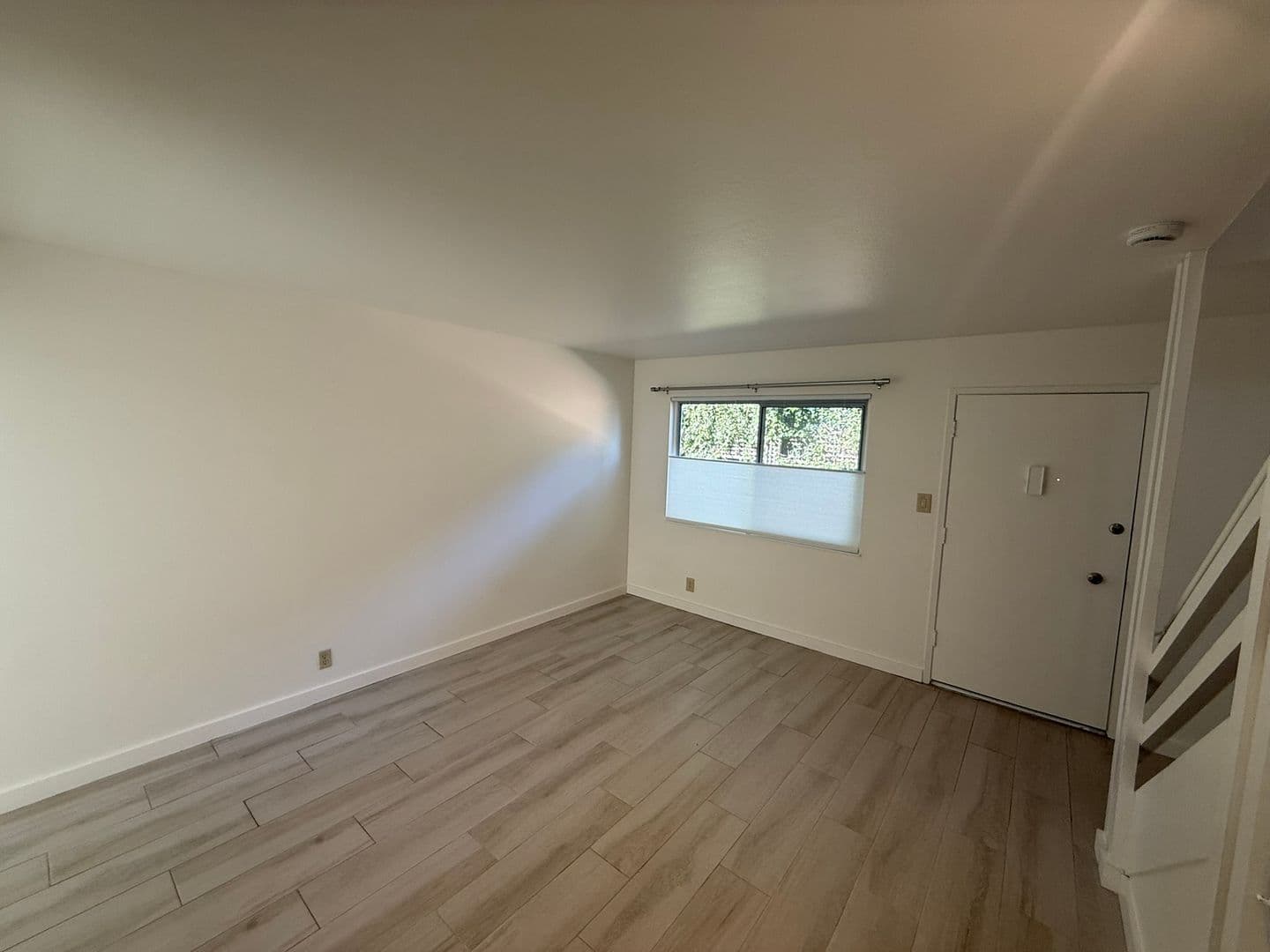 Berkeley Apartment: 1528 Woolsey St. - B