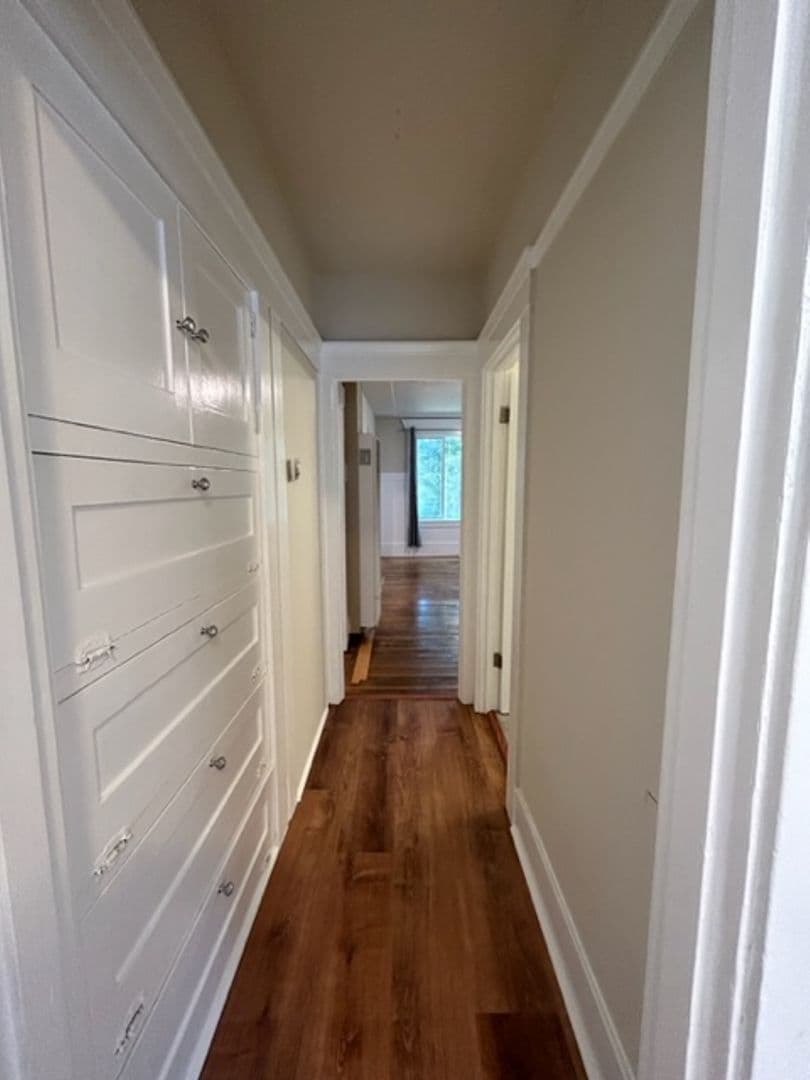Richmond Apartment: 324 43rd St.