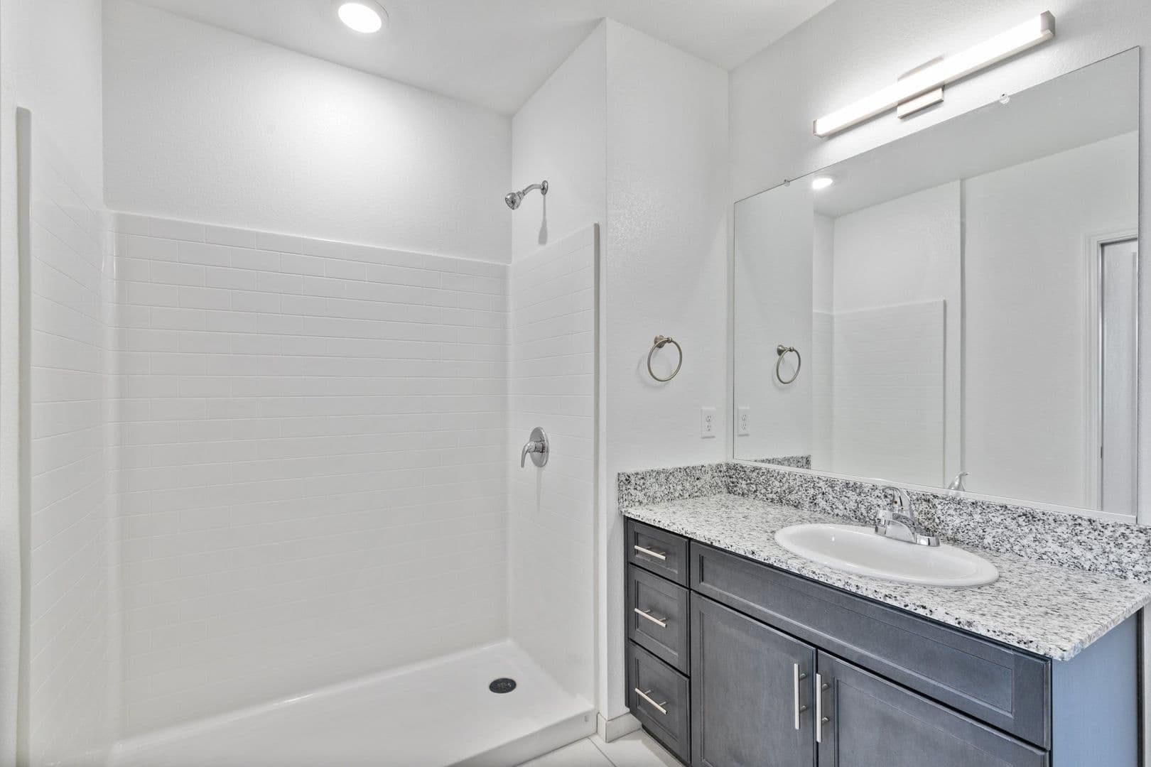 Fresno Apartment: 6338 N Cecelia Ave