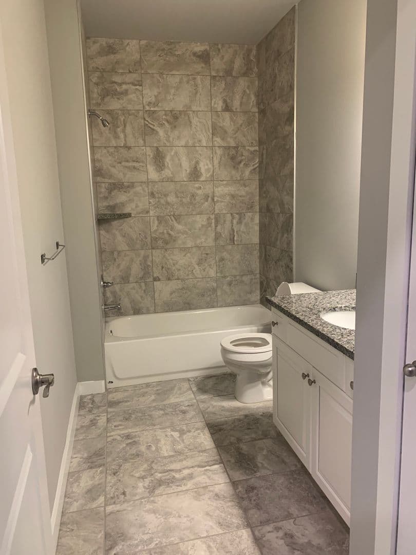 Shelby Twp Apartment: 7959 Sal Mar Way