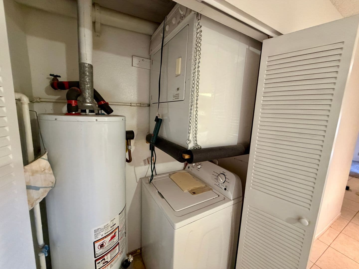 Las Vegas Townhome: 425 N Lamb Blvd. #A