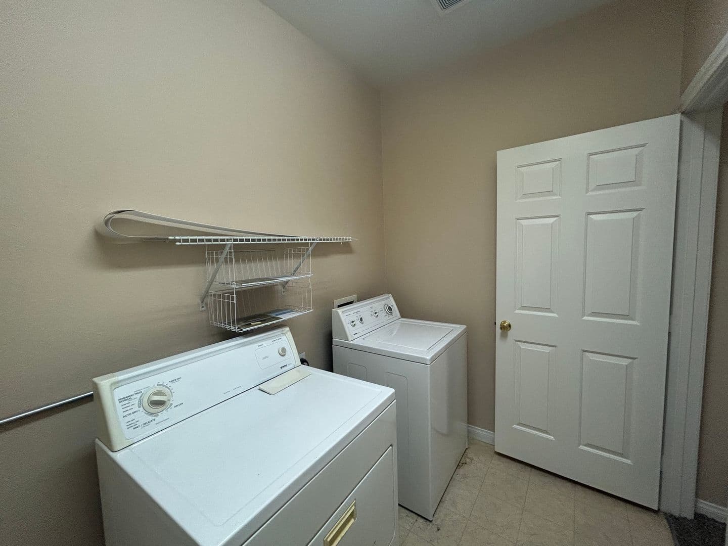 Las Vegas House: 157 Lakewood Garden Drive