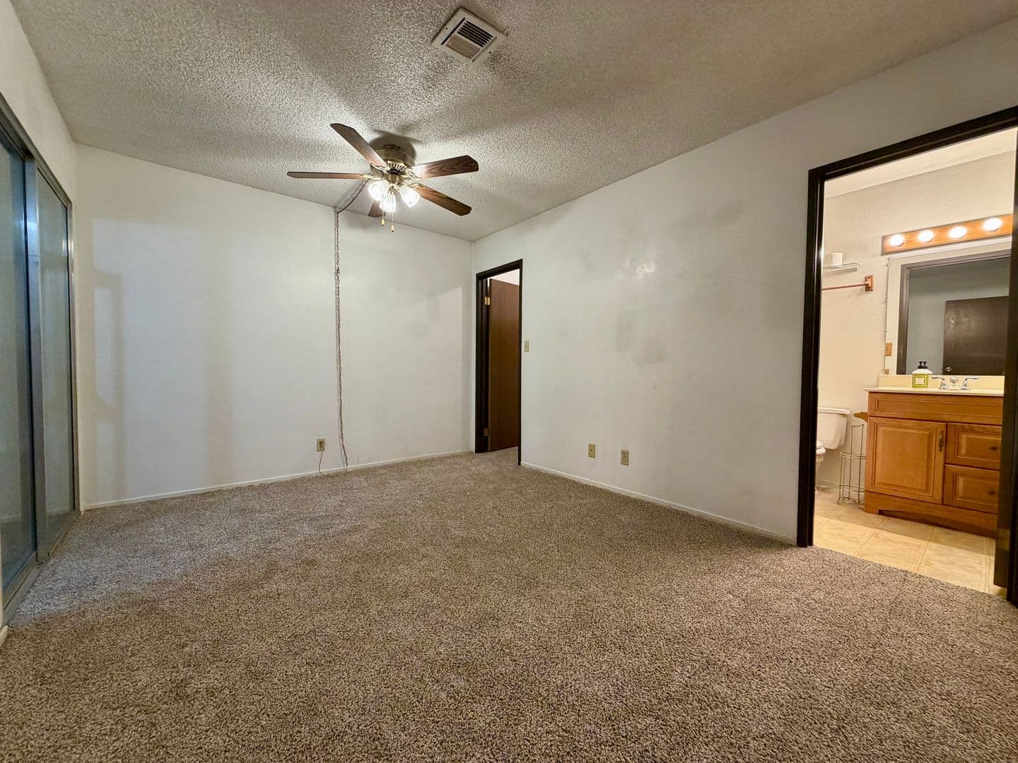 Las Vegas Townhome: 425 N Lamb Blvd. #A