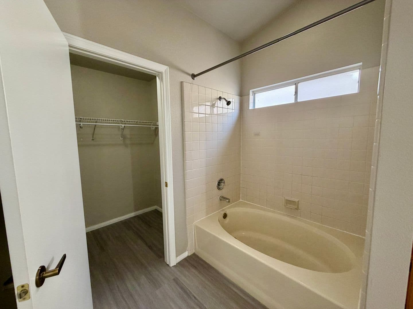 Henderson House: 381 Verbena Avenue
