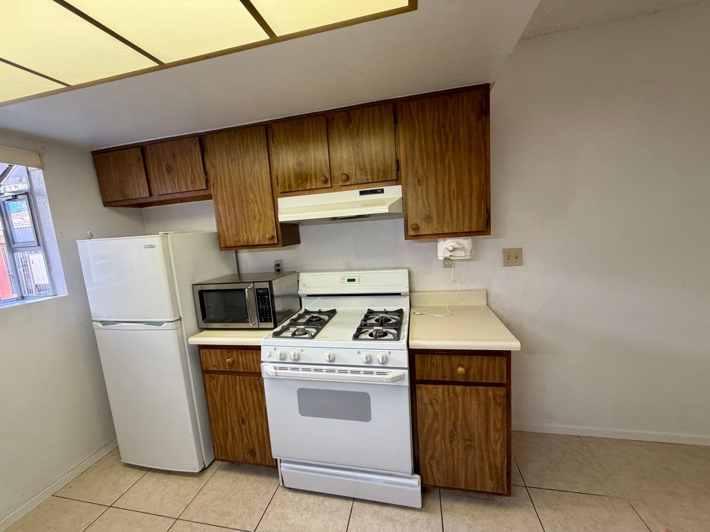 Las Vegas Townhome: 425 N Lamb Blvd. #A