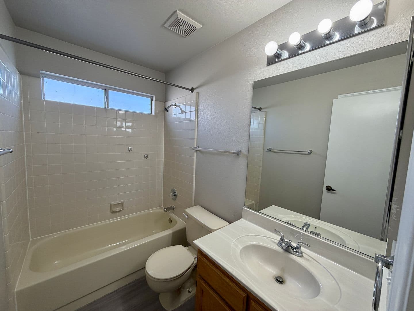 Henderson House: 381 Verbena Avenue