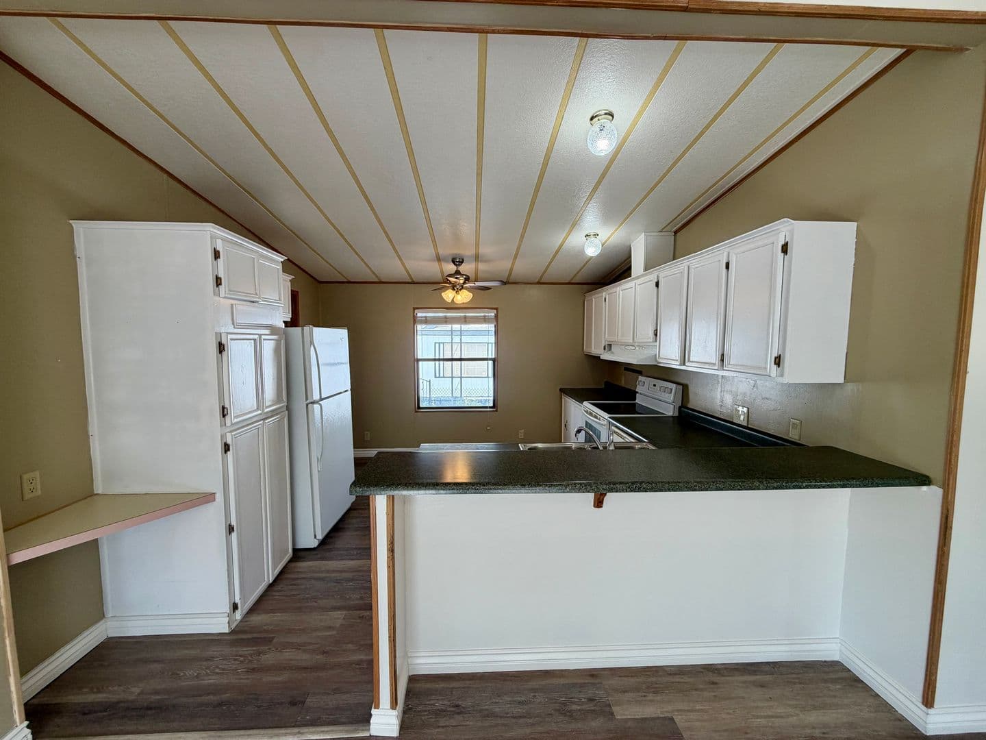 Henderson House: 230 Shoshone Lane
