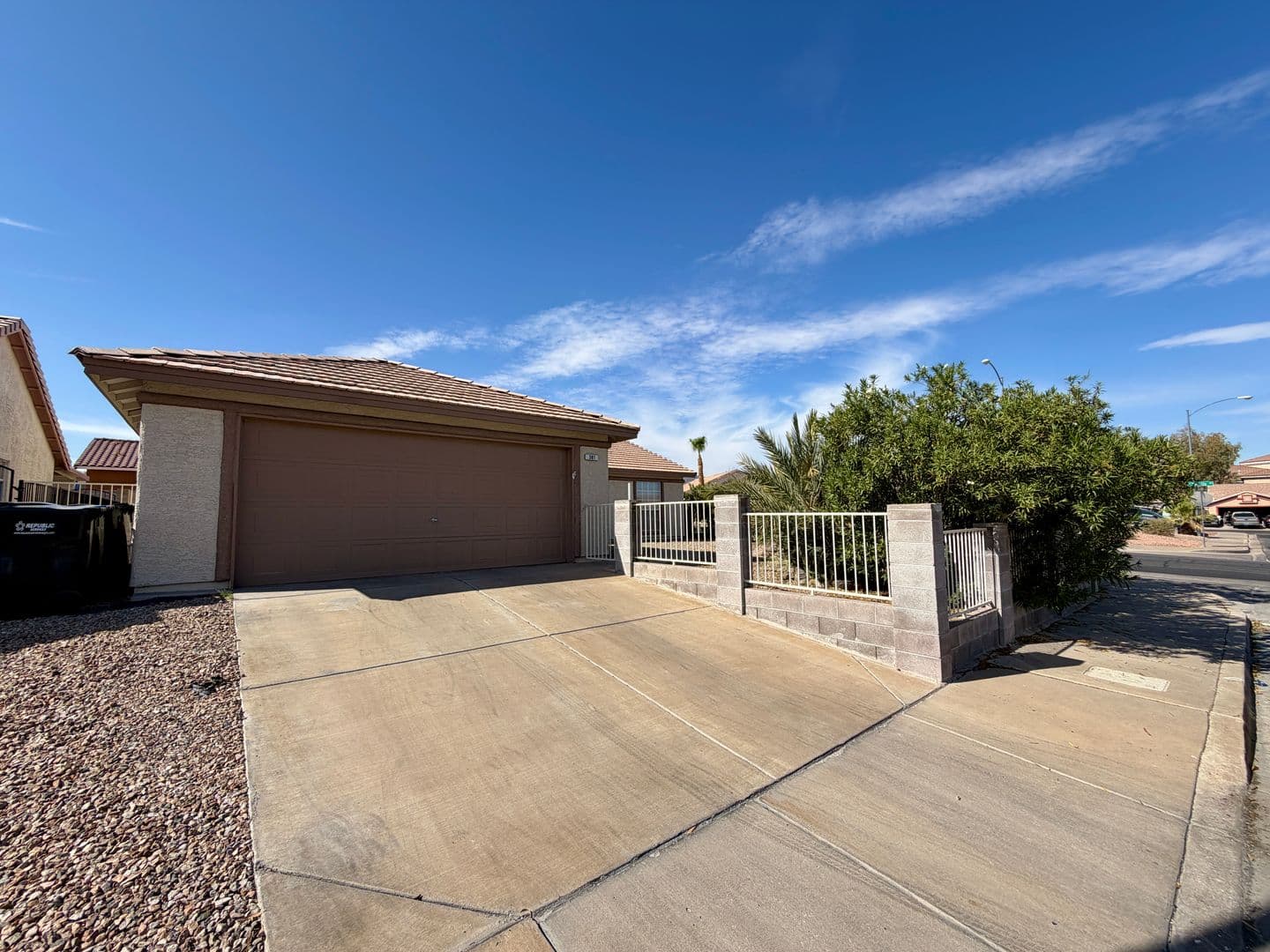 Henderson House: 381 Verbena Avenue