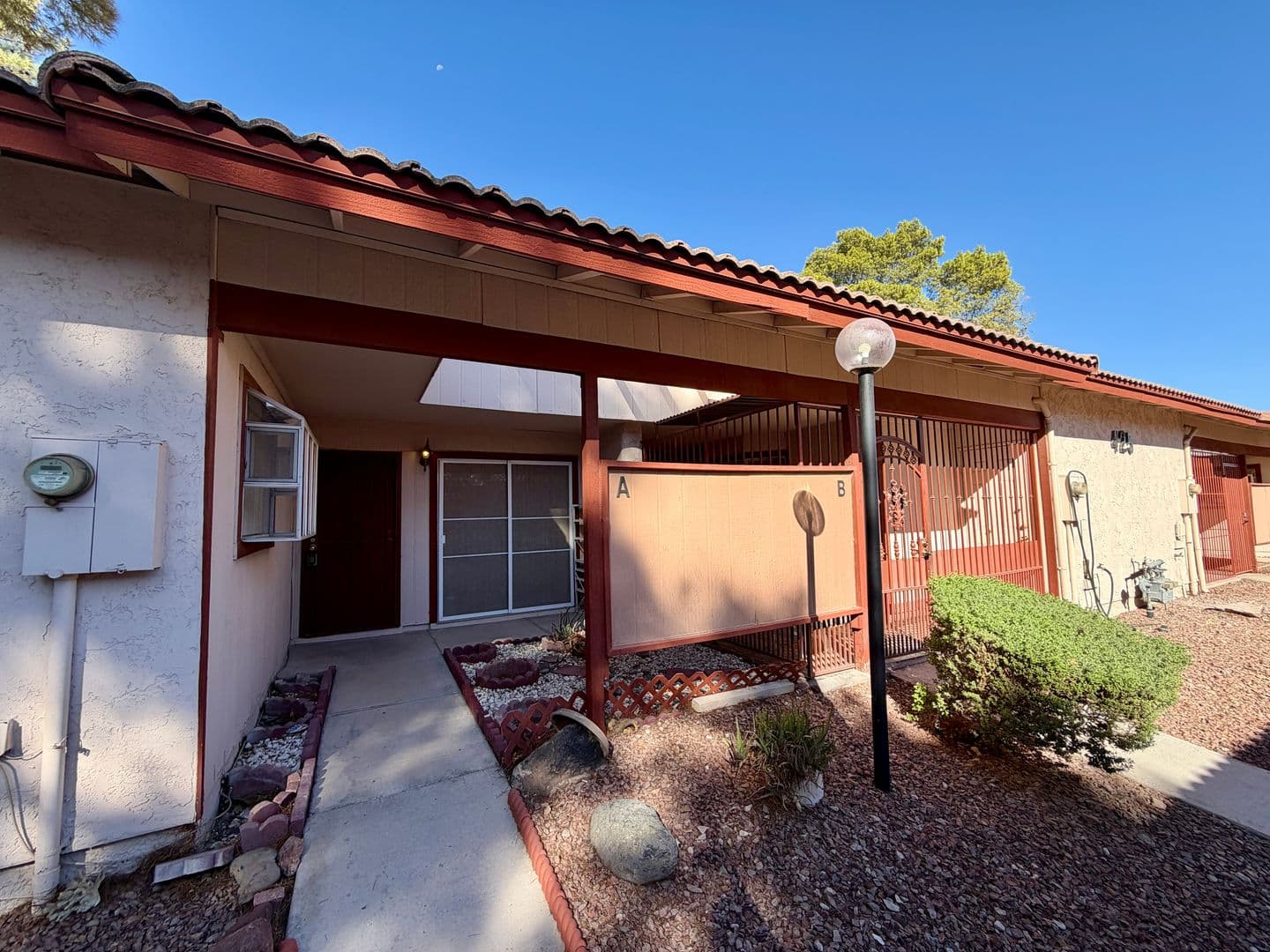 Las Vegas Townhome: 425 N Lamb Blvd. #A