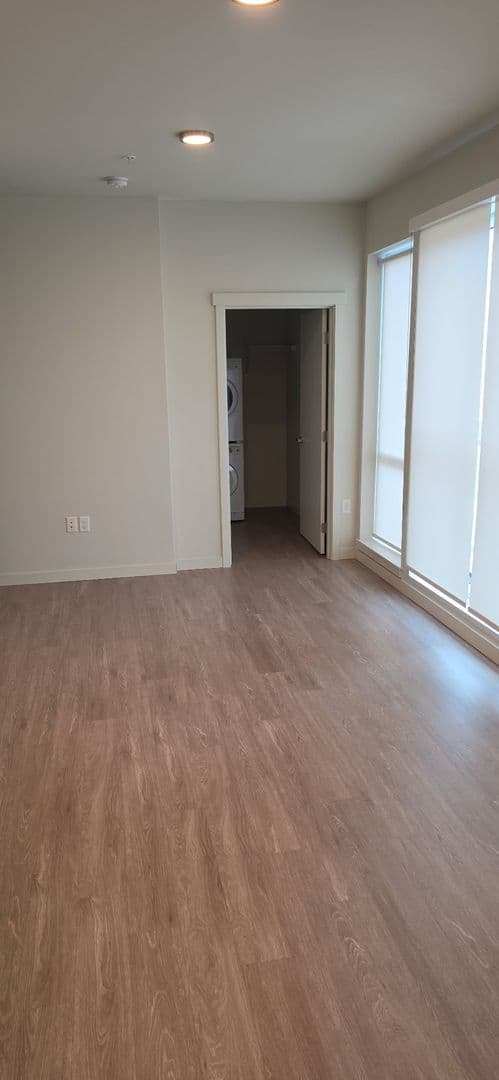 Bellingham Apartment: 20 Bellwether Way