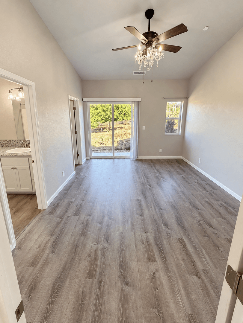 Paradise House: 435 Apple Lane