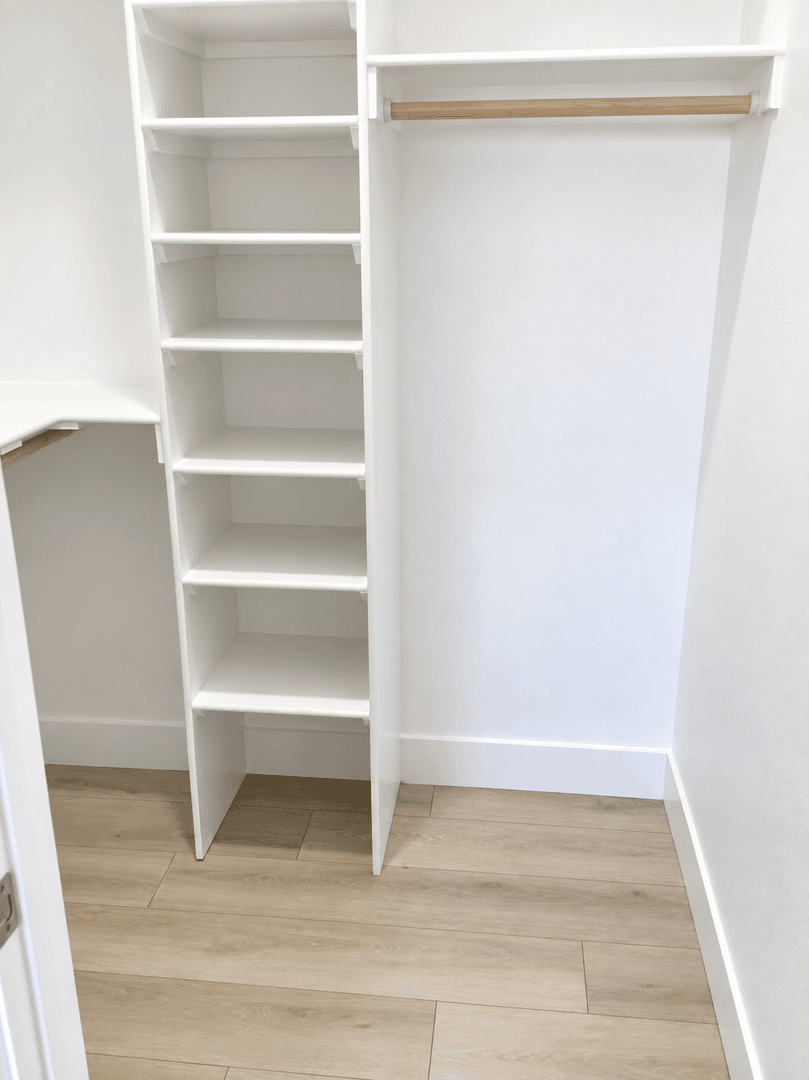 Paradise Apartment: 5876 & 5878 Copeland Road