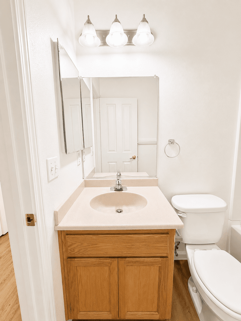 Chico Apartment: 2052 Hartford Drive