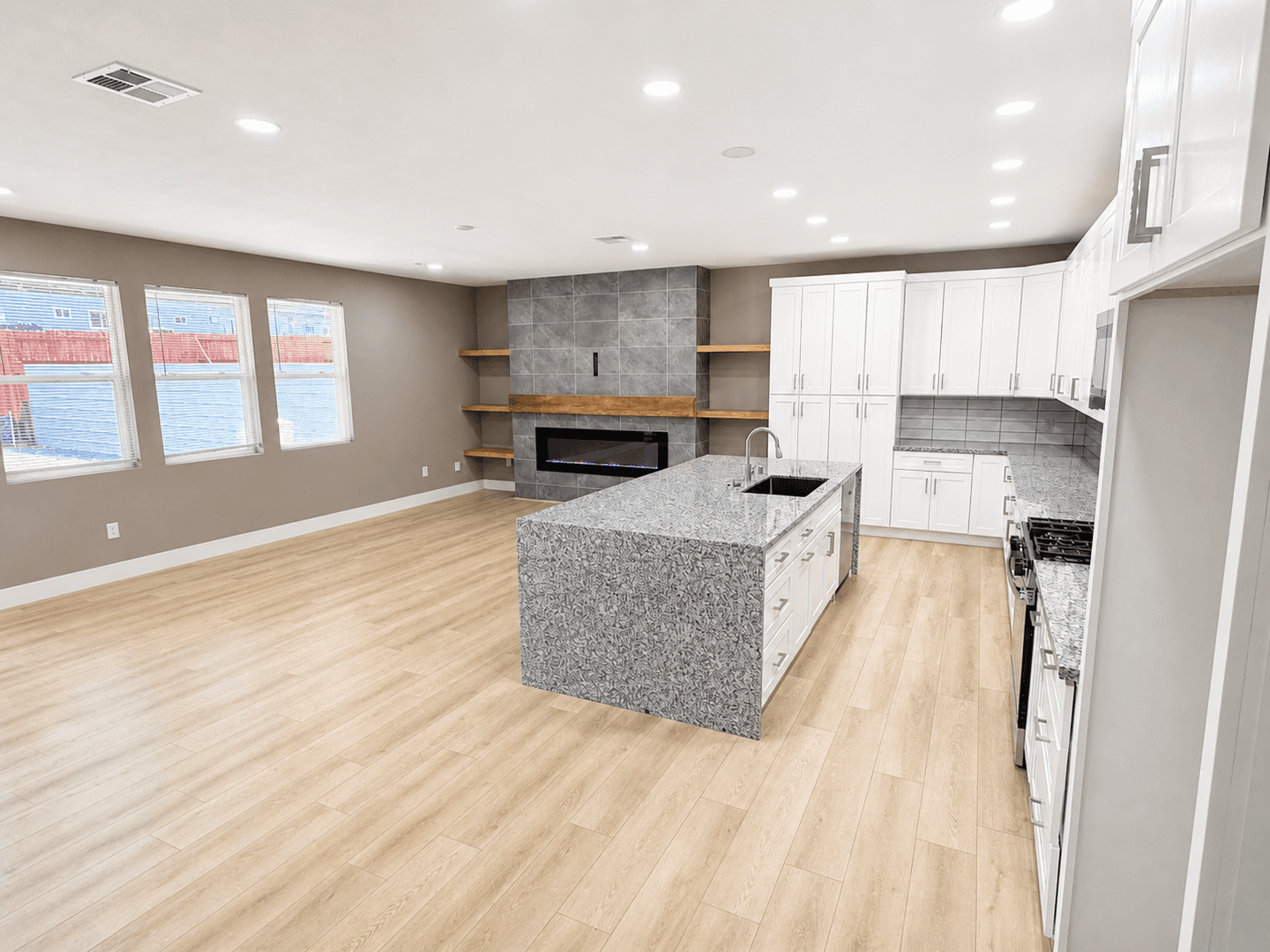 Paradise House: 1750 Whitaker Road