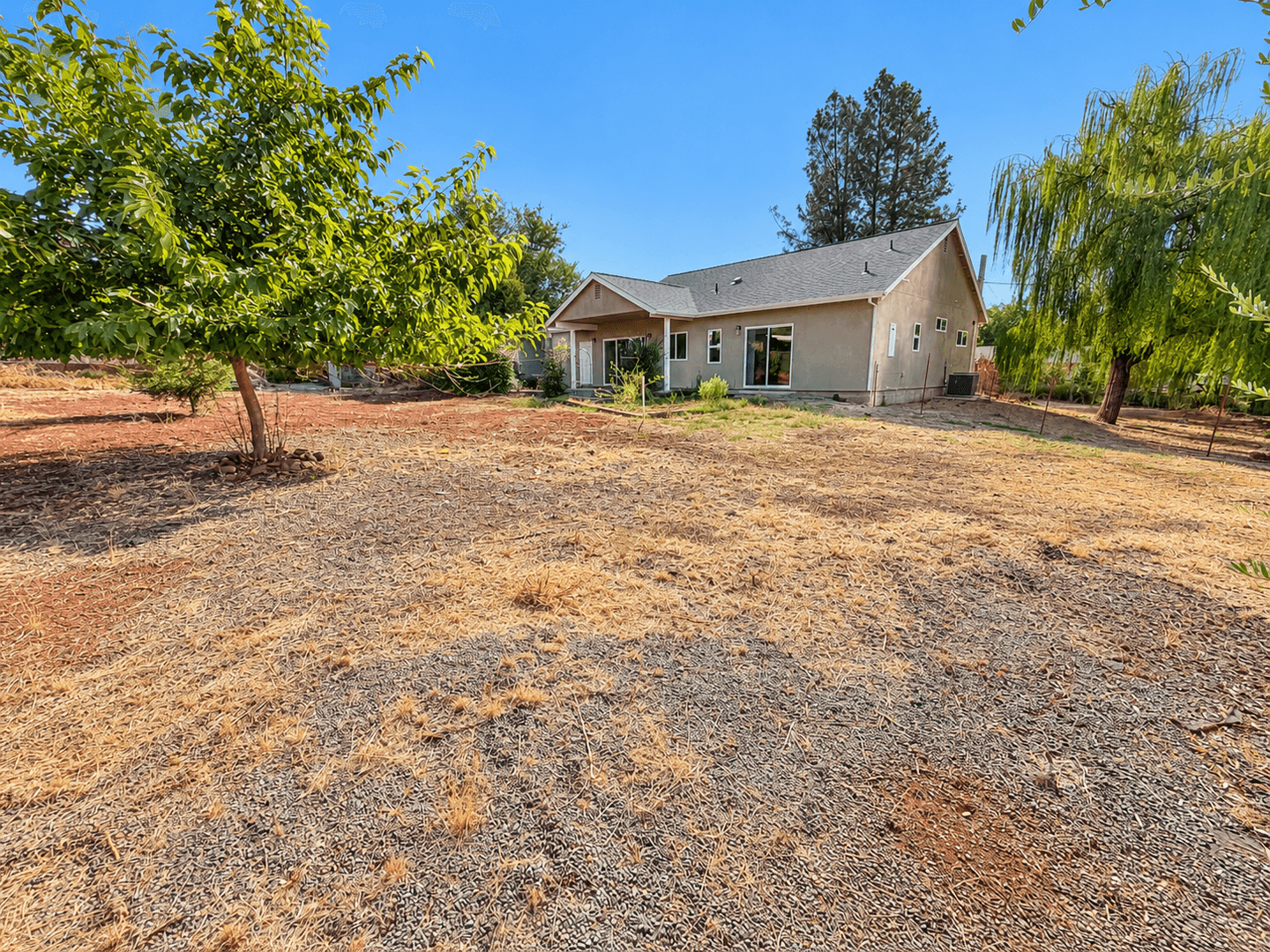 Paradise House: 435 Apple Lane