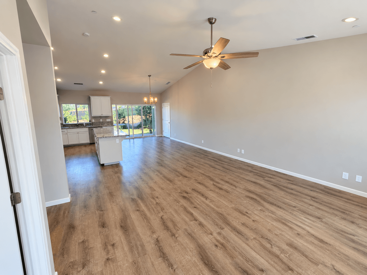 Paradise House: 435 Apple Lane