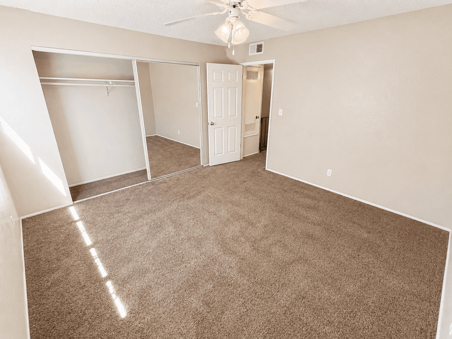 Chico Apartment: 279 Rio Lindo Avenue