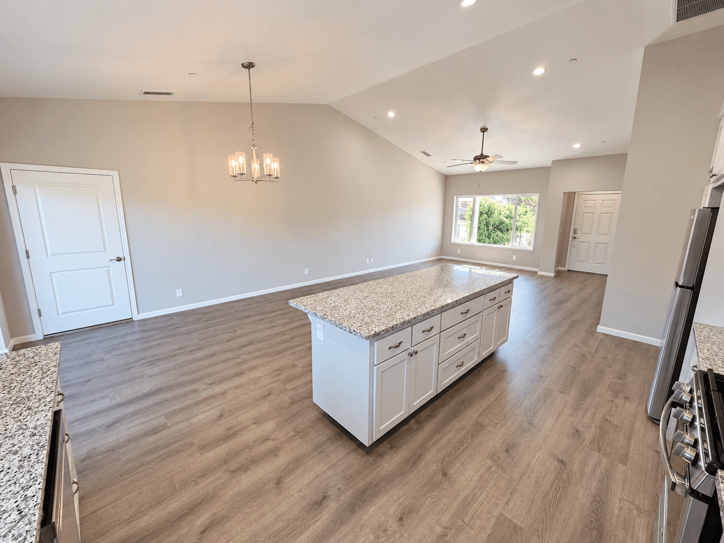 Paradise House: 435 Apple Lane