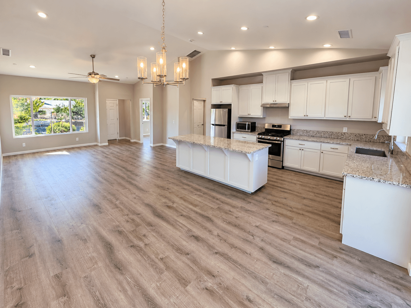 Paradise House: 435 Apple Lane