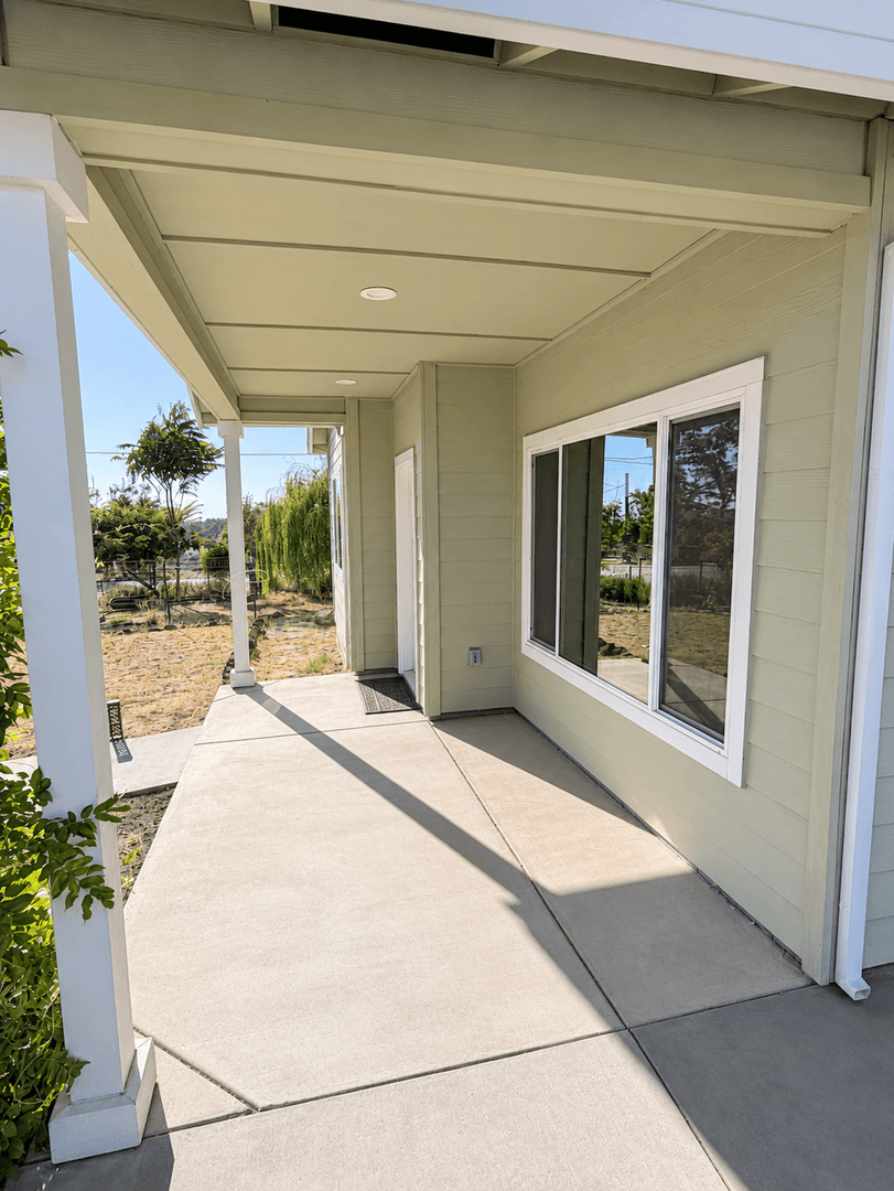 Paradise House: 435 Apple Lane