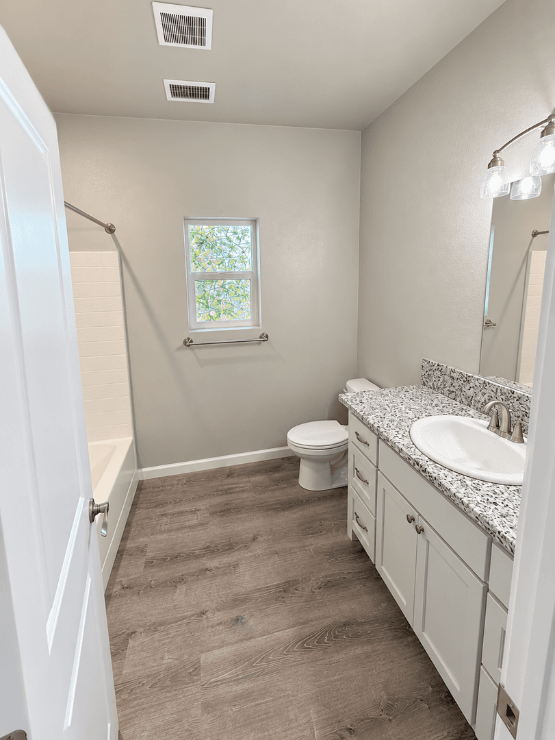 Paradise House: 435 Apple Lane