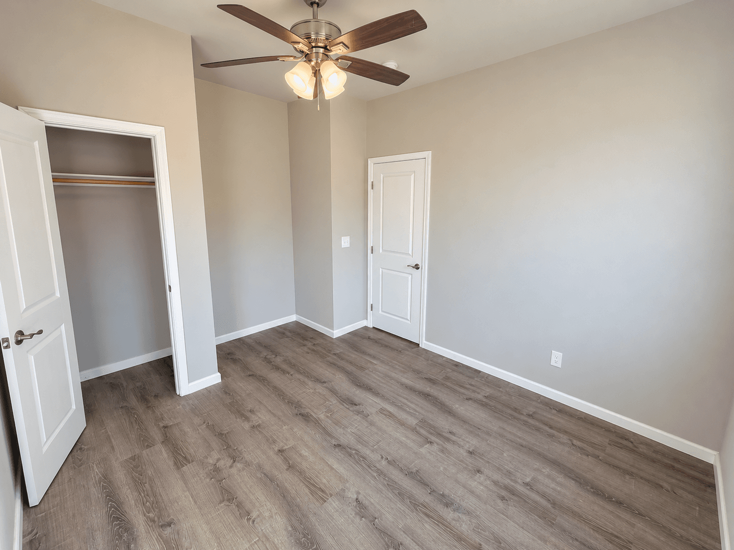 Paradise House: 435 Apple Lane