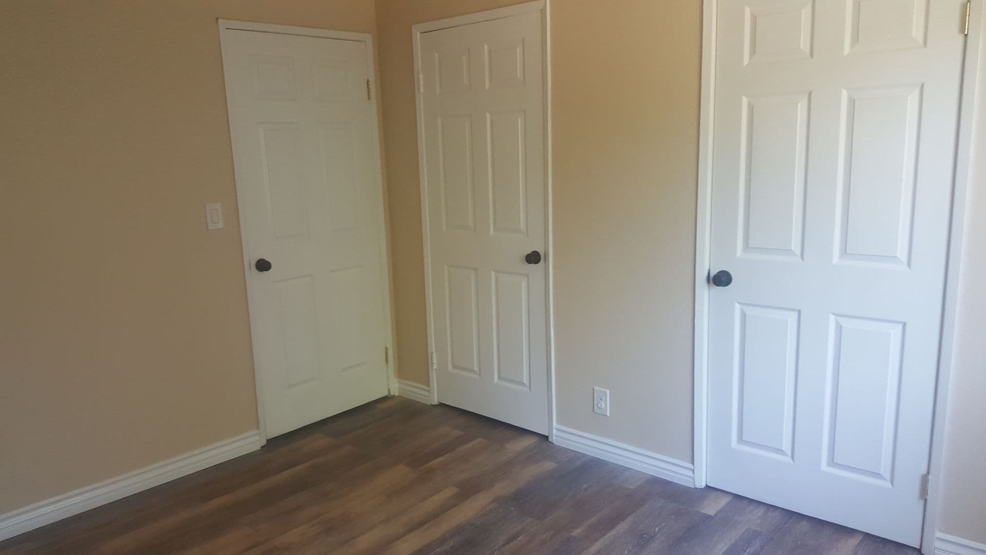 Sunland Apartment: 10500 SHERMAN GROVE AVE