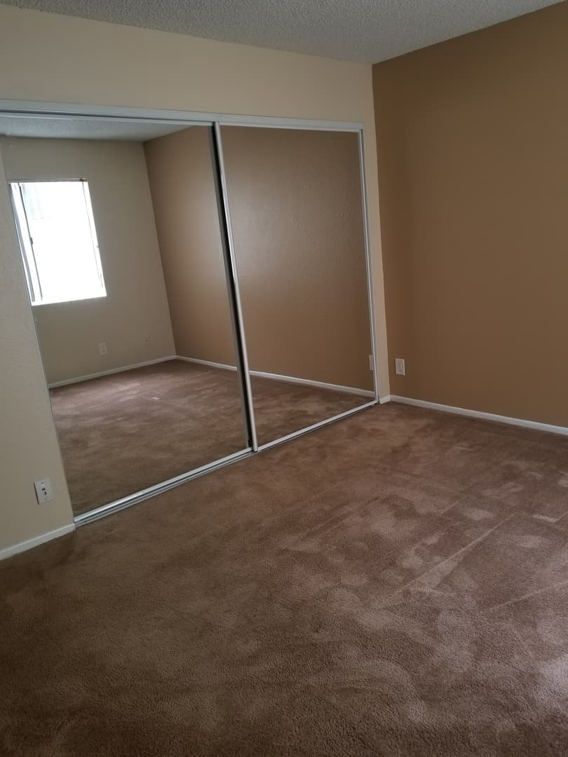 Sunland Apartment: 10523 Floralita Ave