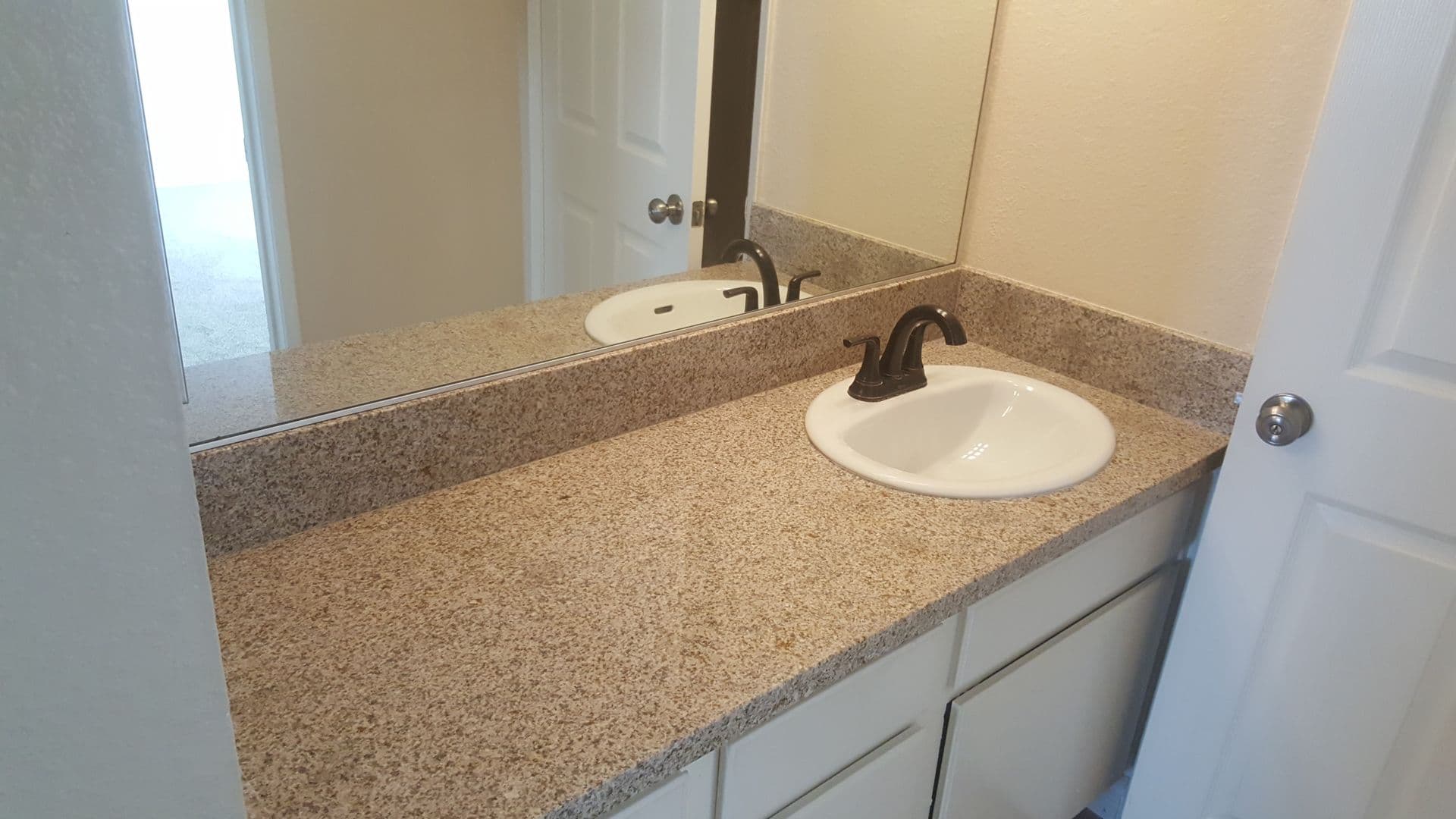 Sunland Apartment: 10523 Floralita Ave