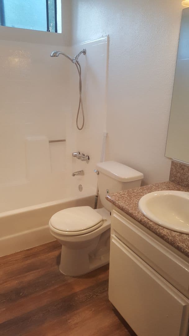 Sunland Apartment: 10500 SHERMAN GROVE AVE